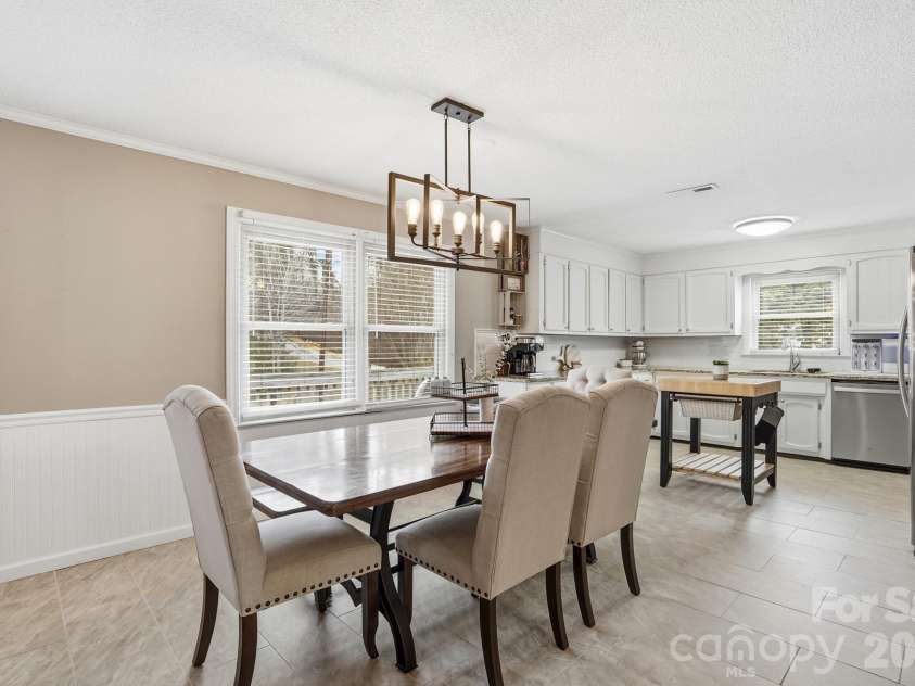3228 Springfield Drive, Lincolnton, NC 28092.  MLS# CAR4338120, YatesRealty ID 5139. Dining Area