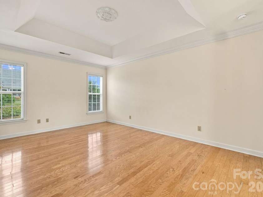 3131 9th Street Drive, Hickory, NC 28601.  MLS# CAR4425327, YatesRealty ID 51392. 