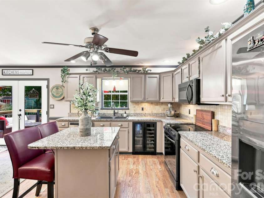 1009 Willow Run Road, Anderson, SC 29621.  MLS# CAR4425830, YatesRealty ID 51395. 