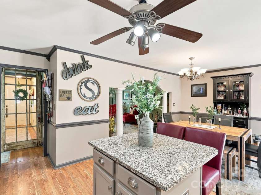 1009 Willow Run Road, Anderson, SC 29621.  MLS# CAR4425830, YatesRealty ID 51395. 