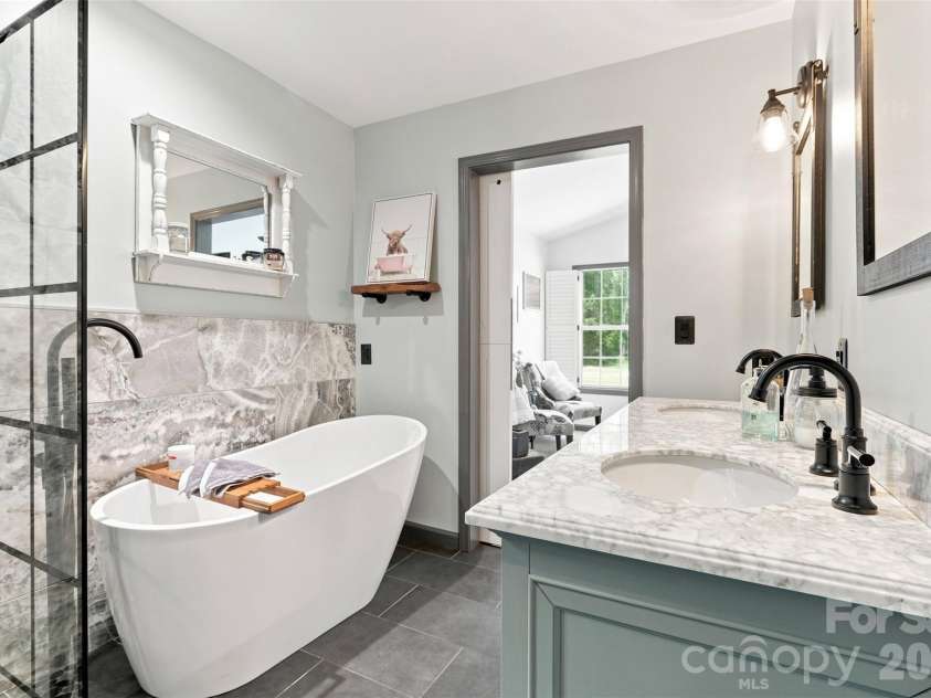 1009 Willow Run Road, Anderson, SC 29621.  MLS# CAR4425830, YatesRealty ID 51395. 