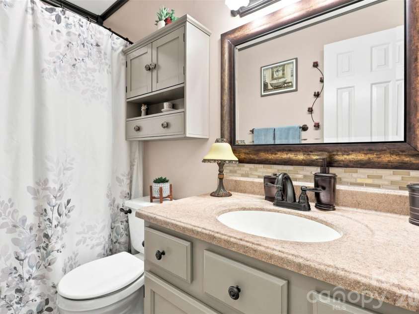 1009 Willow Run Road, Anderson, SC 29621.  MLS# CAR4425830, YatesRealty ID 51395. 