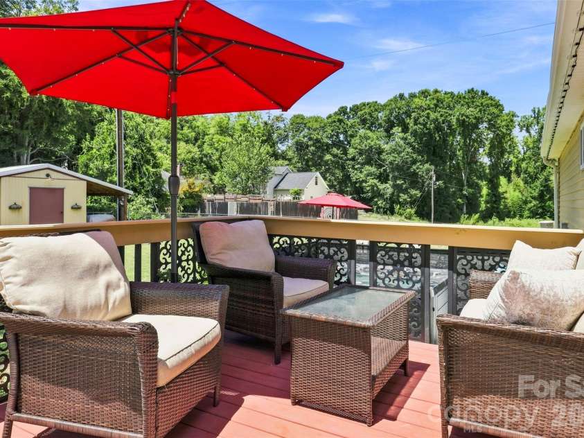 1009 Willow Run Road, Anderson, SC 29621.  MLS# CAR4425830, YatesRealty ID 51395. 