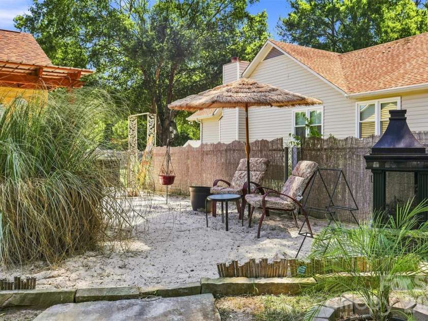 1009 Willow Run Road, Anderson, SC 29621.  MLS# CAR4425830, YatesRealty ID 51395. 