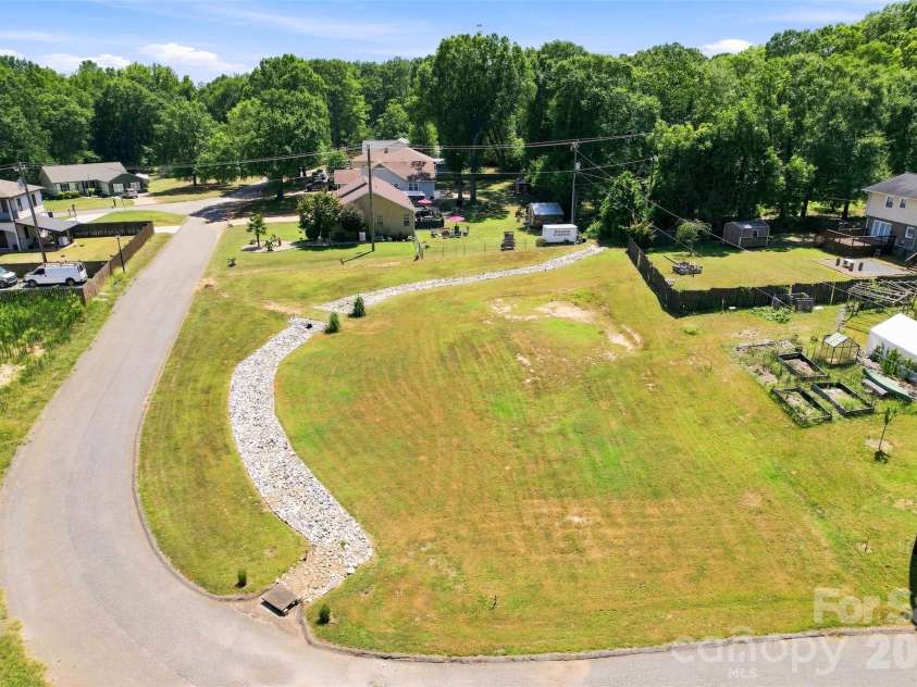 1009 Willow Run Road, Anderson, SC 29621.  MLS# CAR4425830, YatesRealty ID 51395. 