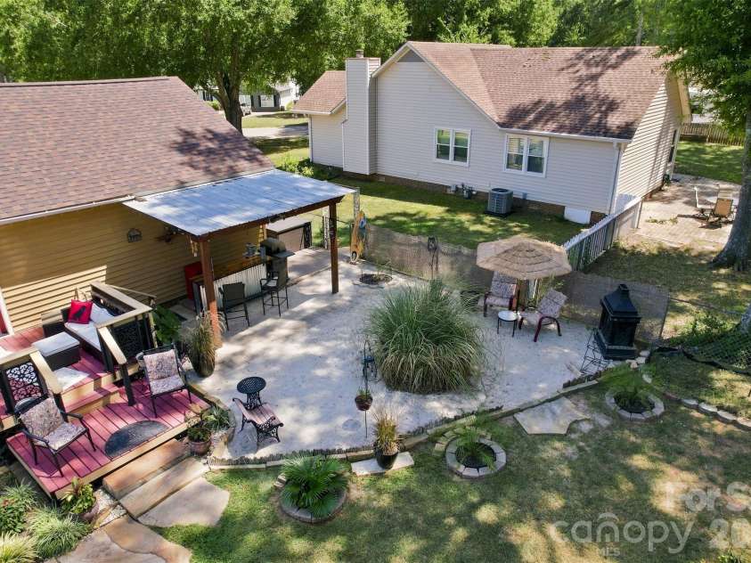 1009 Willow Run Road, Anderson, SC 29621.  MLS# CAR4425830, YatesRealty ID 51395. 
