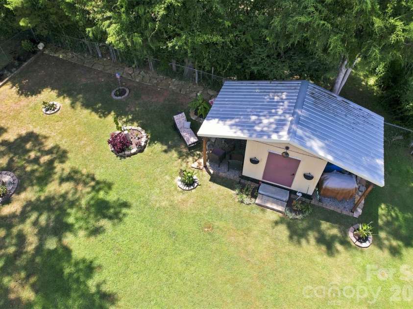 1009 Willow Run Road, Anderson, SC 29621.  MLS# CAR4425830, YatesRealty ID 51395. 