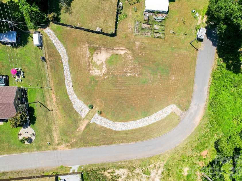1009 Willow Run Road, Anderson, SC 29621.  MLS# CAR4425830, YatesRealty ID 51395. 