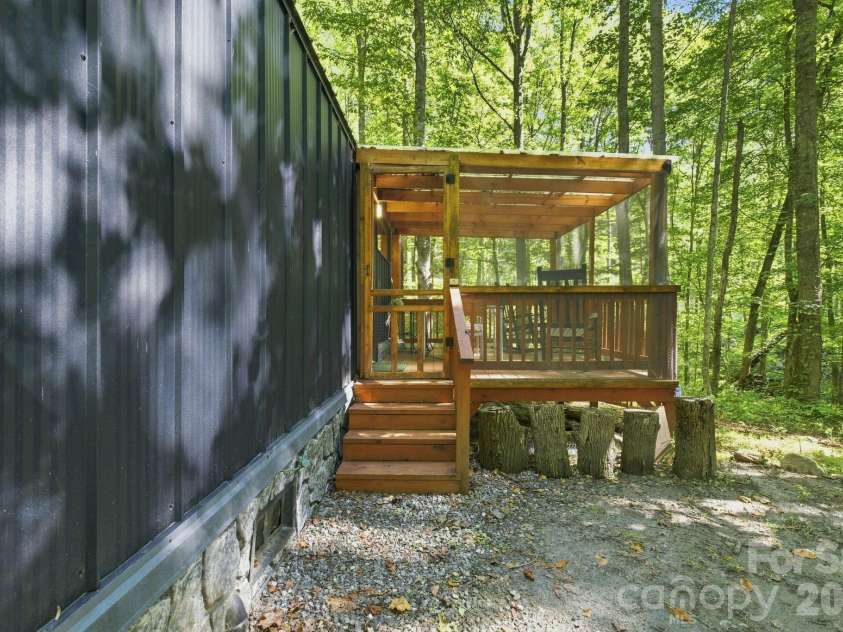 145 Kingfisher Lane, Sylva, NC 28779.  MLS# CAR4425867, YatesRealty ID 51397. 