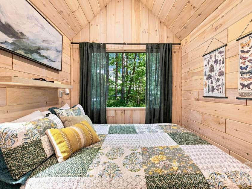 145 Kingfisher Lane, Sylva, NC 28779.  MLS# CAR4425867, YatesRealty ID 51397. 