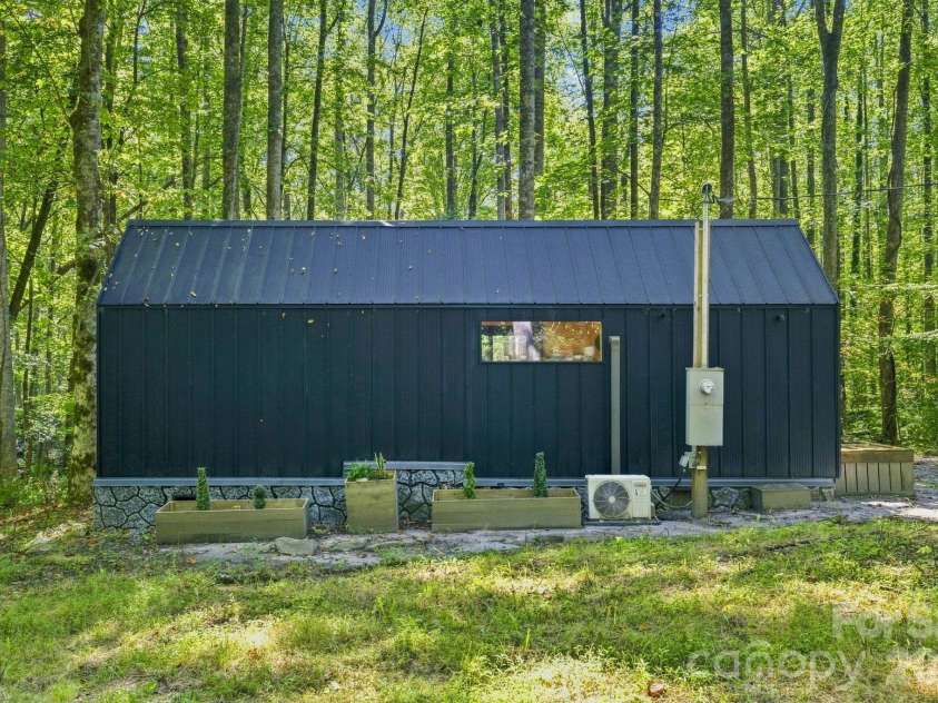 145 Kingfisher Lane, Sylva, NC 28779.  MLS# CAR4425867, YatesRealty ID 51397. 