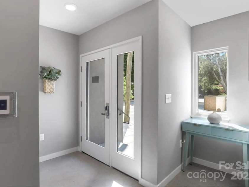 102 Southside Avenue, Asheville, NC 28801.  MLS# CAR4317686, YatesRealty ID 514. 