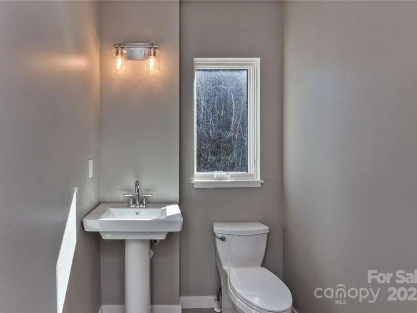 102 Southside Avenue, Asheville, NC 28801.  MLS# CAR4317686, YatesRealty ID 514. 