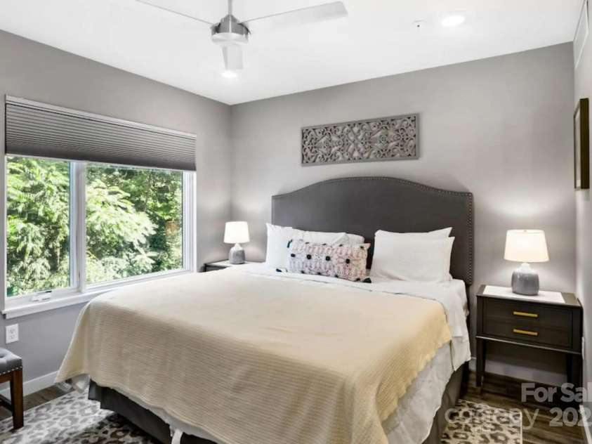 102 Southside Avenue, Asheville, NC 28801.  MLS# CAR4317686, YatesRealty ID 514. 