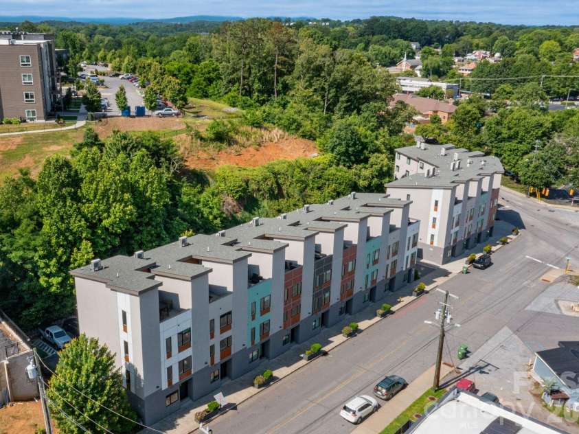 102 Southside Avenue, Asheville, NC 28801.  MLS# CAR4397586, YatesRealty ID 514. 