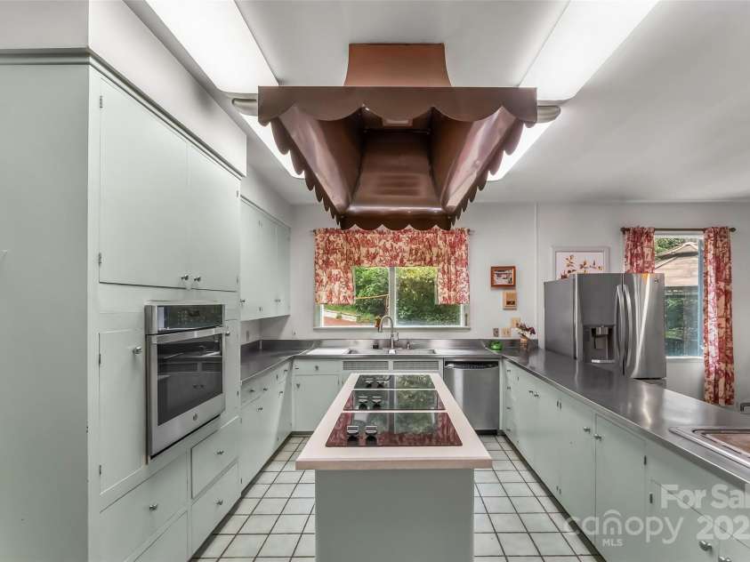 301 Louise Avenue, Valdese, NC 28690.  MLS# CAR4307107, YatesRealty ID 514. 