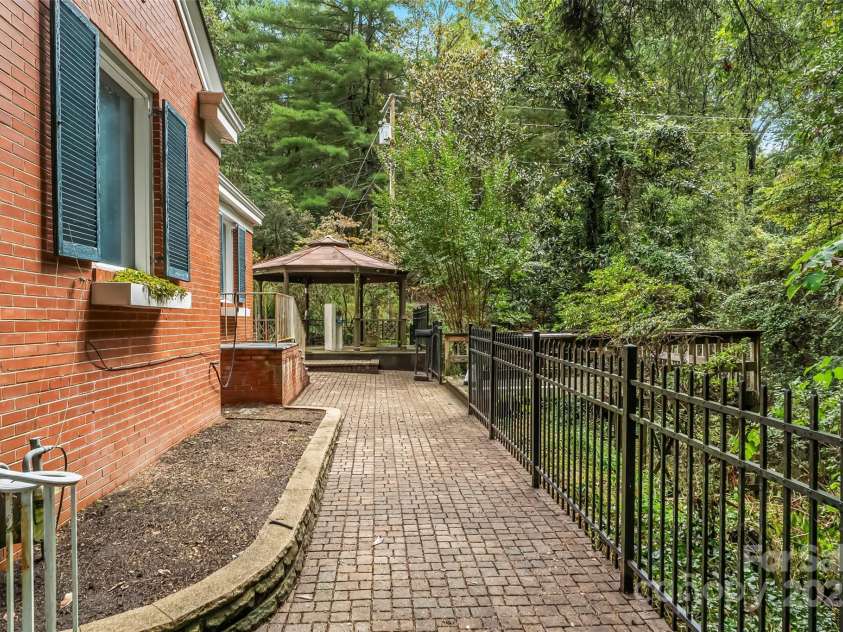 301 Louise Avenue, Valdese, NC 28690.  MLS# CAR4307107, YatesRealty ID 514. 