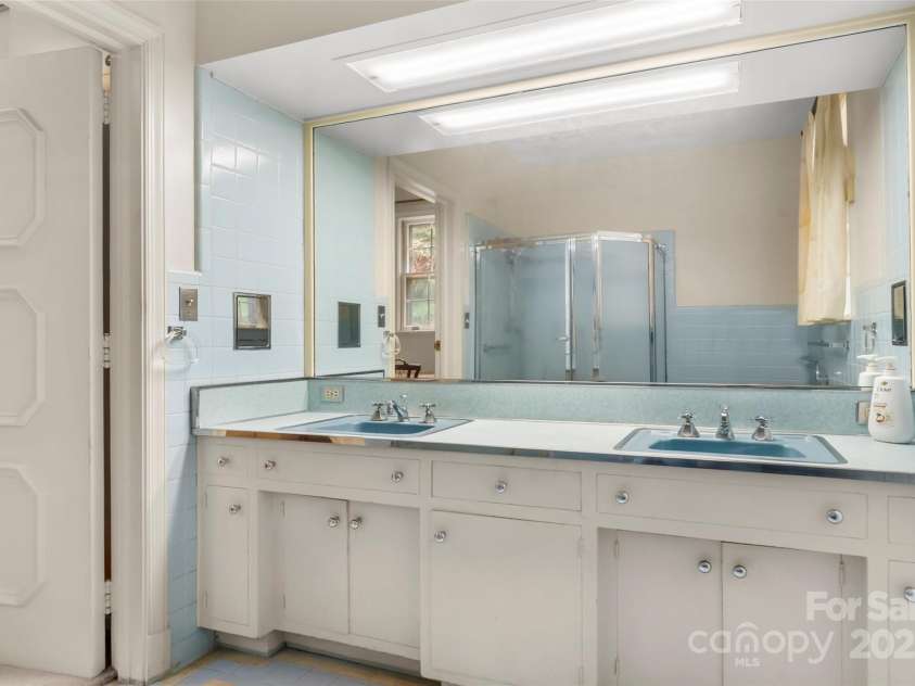 301 Louise Avenue, Valdese, NC 28690.  MLS# CAR4307107, YatesRealty ID 514. Master bathroom