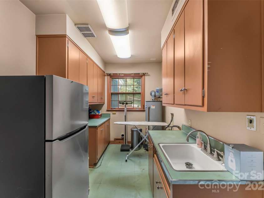 301 Louise Avenue, Valdese, NC 28690.  MLS# CAR4307107, YatesRealty ID 514. Spacious laundry room