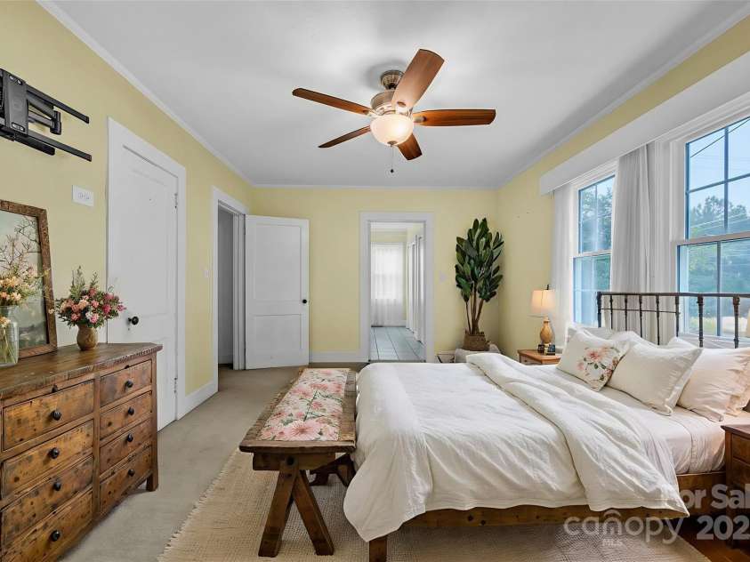 1109 Wildwood Road, Lenoir, NC 28645.  MLS# CAR4309930, YatesRealty ID 5140. 