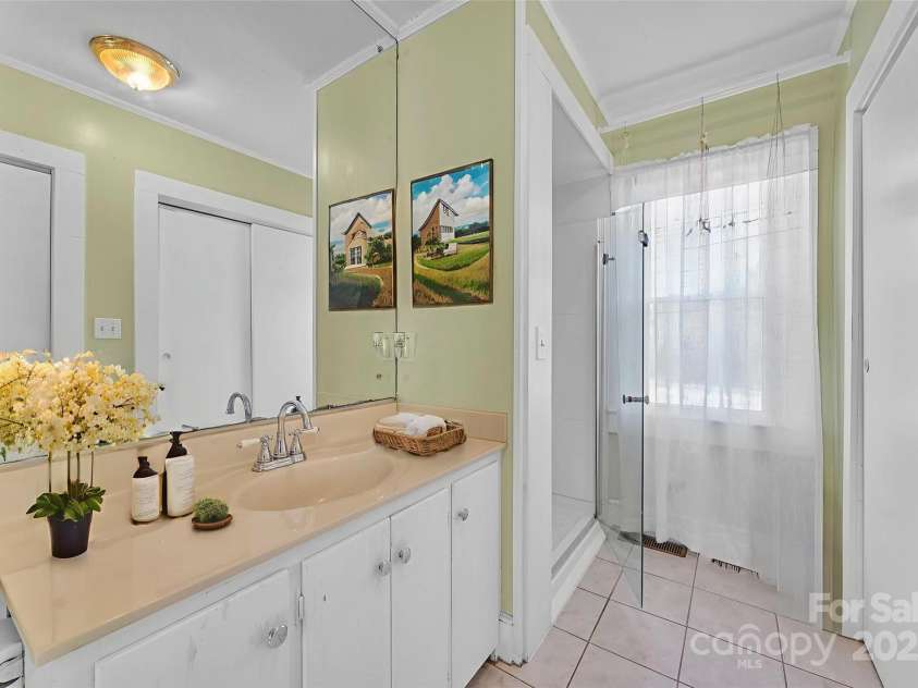 1109 Wildwood Road, Lenoir, NC 28645.  MLS# CAR4309930, YatesRealty ID 5140. 