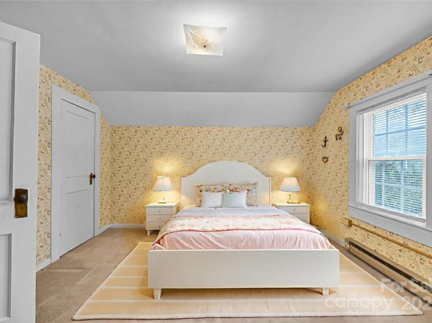 1109 Wildwood Road, Lenoir, NC 28645.  MLS# CAR4309930, YatesRealty ID 5140. 