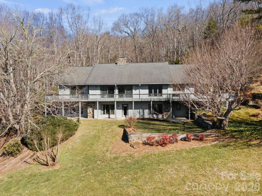 404 Browning Road, Hendersonville, NC 28791.  MLS# CAR4346525, YatesRealty ID 5140. 