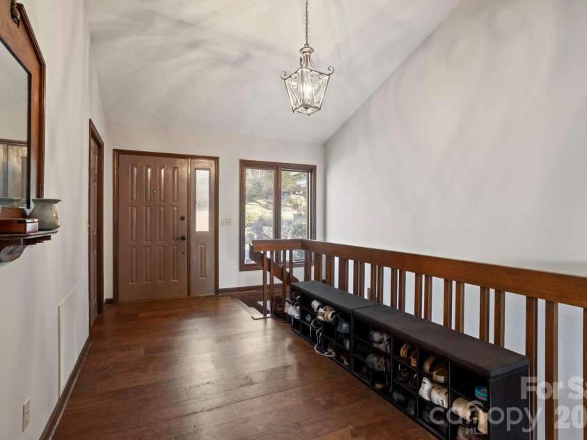 404 Browning Road, Hendersonville, NC 28791.  MLS# CAR4346525, YatesRealty ID 5140. 