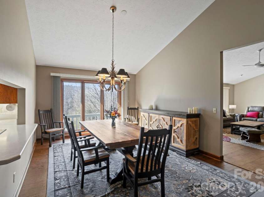 404 Browning Road, Hendersonville, NC 28791.  MLS# CAR4346525, YatesRealty ID 5140. 