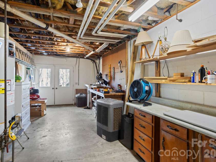 404 Browning Road, Hendersonville, NC 28791.  MLS# CAR4346525, YatesRealty ID 5140. 