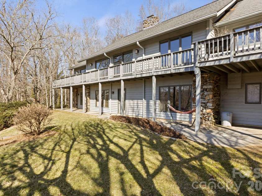 404 Browning Road, Hendersonville, NC 28791.  MLS# CAR4346525, YatesRealty ID 5140. 