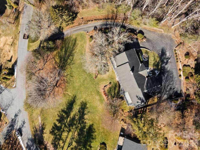 404 Browning Road, Hendersonville, NC 28791.  MLS# CAR4346525, YatesRealty ID 5140. 