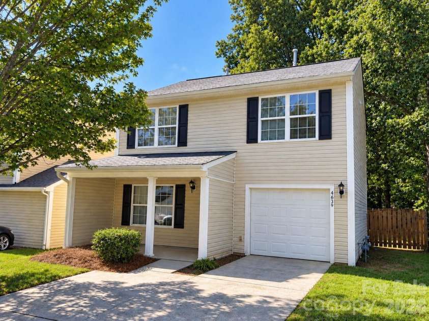 4639 Trillium Fields Drive, Charlotte, NC 28269.  MLS# CAR4425197, YatesRealty ID 51402. 