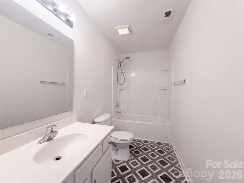112 Sheridan Court, Mooresville, NC 28115.  MLS# CAR4425883, YatesRealty ID 51403. 