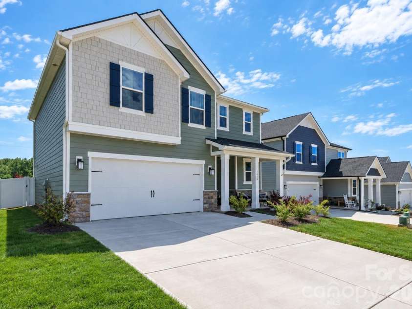 3018 Cunningham Farm Drive, Indian Trail, NC 28079.  MLS# CAR4425246, YatesRealty ID 51404. Attached 2 Car Garage
