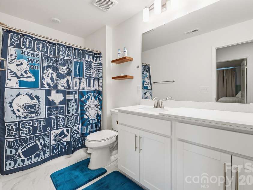 3018 Cunningham Farm Drive, Indian Trail, NC 28079.  MLS# CAR4425246, YatesRealty ID 51404. Secondary Bathroom