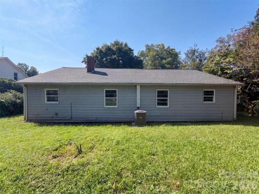 131 Highland Point Avenue, Harmony, NC 28634.  MLS# CAR4425894, YatesRealty ID 51405. 