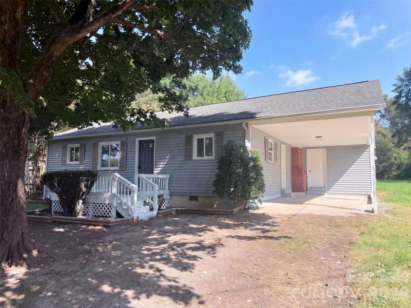 131 Highland Point Avenue, Harmony, NC 28634.  MLS# CAR4425894, YatesRealty ID 51405. 