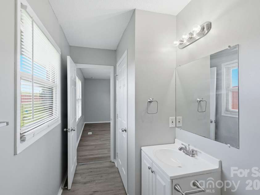 1501 Whisnant Street, Charlotte, NC 28206.  MLS# CAR4412296, YatesRealty ID 51408. 