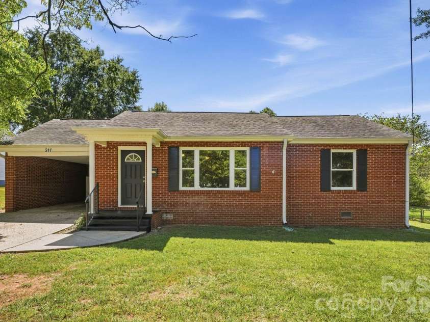 517 Battleground Road, Lincolnton, NC 28092.  MLS# CAR4425854, YatesRealty ID 51409. 