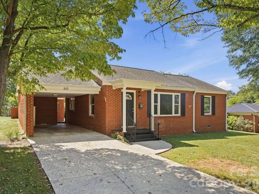 517 Battleground Road, Lincolnton, NC 28092.  MLS# CAR4425854, YatesRealty ID 51409. 