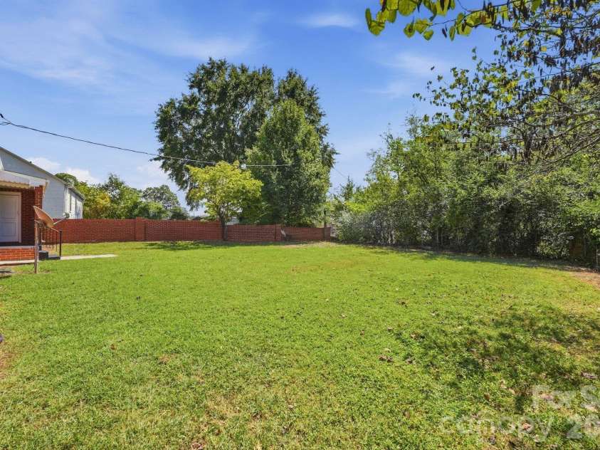 517 Battleground Road, Lincolnton, NC 28092.  MLS# CAR4425854, YatesRealty ID 51409. 
