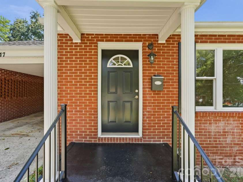 517 Battleground Road, Lincolnton, NC 28092.  MLS# CAR4425854, YatesRealty ID 51409. 