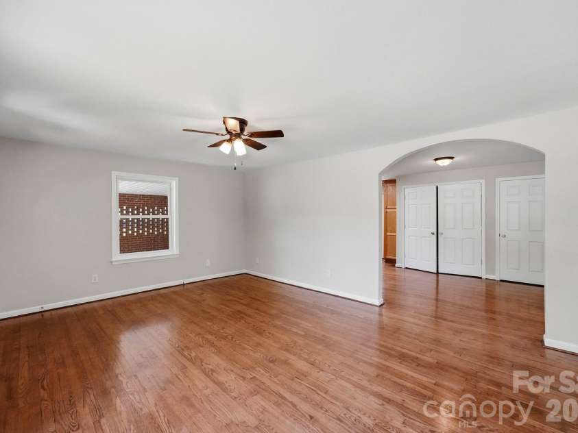 517 Battleground Road, Lincolnton, NC 28092.  MLS# CAR4425854, YatesRealty ID 51409. 