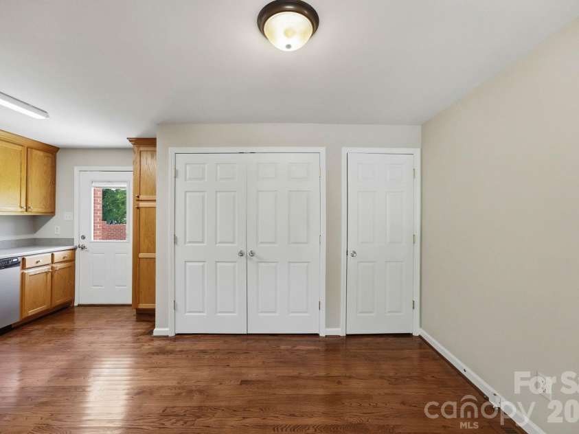 517 Battleground Road, Lincolnton, NC 28092.  MLS# CAR4425854, YatesRealty ID 51409. 