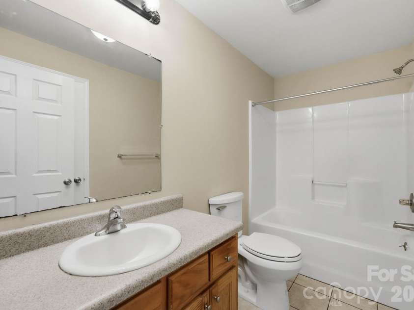 517 Battleground Road, Lincolnton, NC 28092.  MLS# CAR4425854, YatesRealty ID 51409. 
