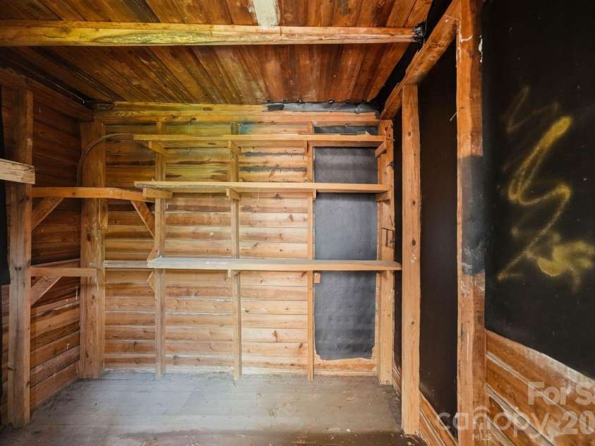 517 Battleground Road, Lincolnton, NC 28092.  MLS# CAR4425854, YatesRealty ID 51409. 