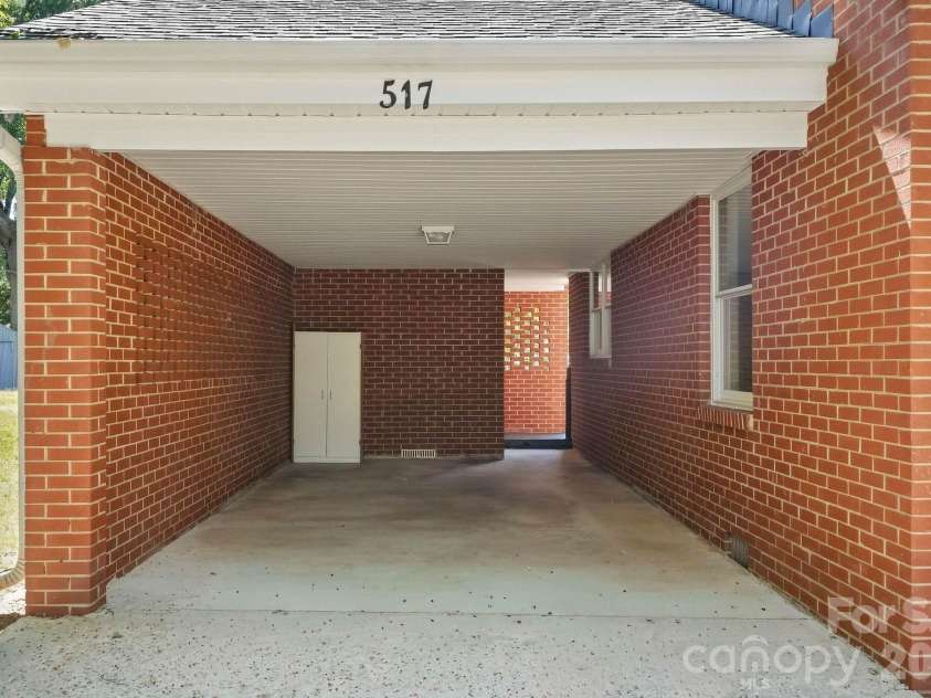 517 Battleground Road, Lincolnton, NC 28092.  MLS# CAR4425854, YatesRealty ID 51409. 