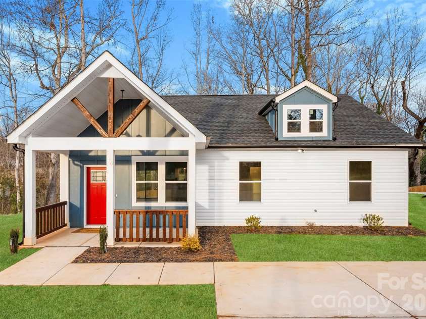516 Mulberry Street, Cherryville, NC 28021.  MLS# CAR4330104, YatesRealty ID 5141. 