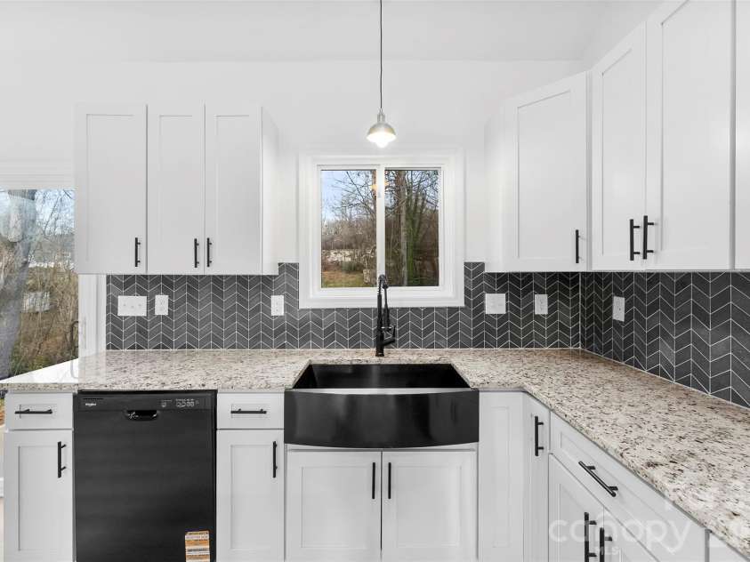516 Mulberry Street, Cherryville, NC 28021.  MLS# CAR4330104, YatesRealty ID 5141. 